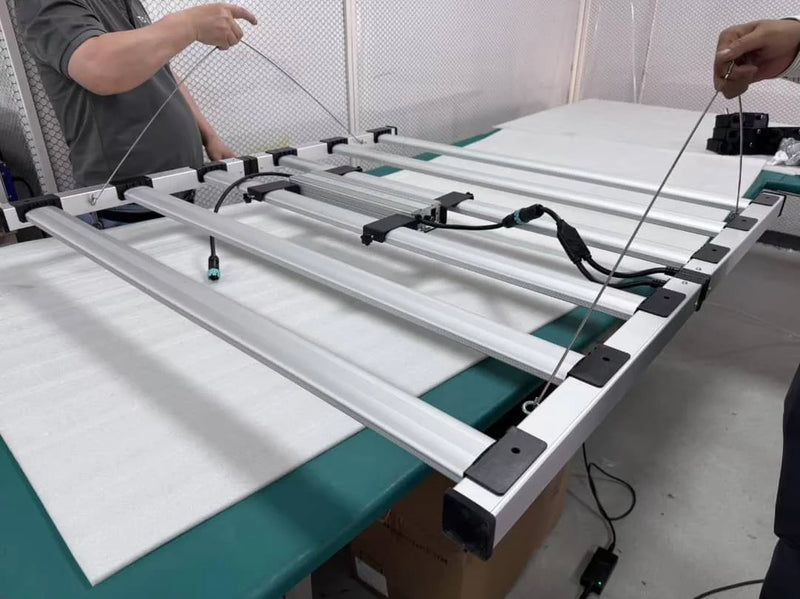 LED Mammoth Lighting 6 Bar Veg Mom Series Hanging View